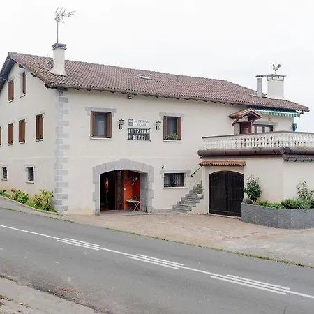 Casa Rural Altzibar-berri Country house Urnieta